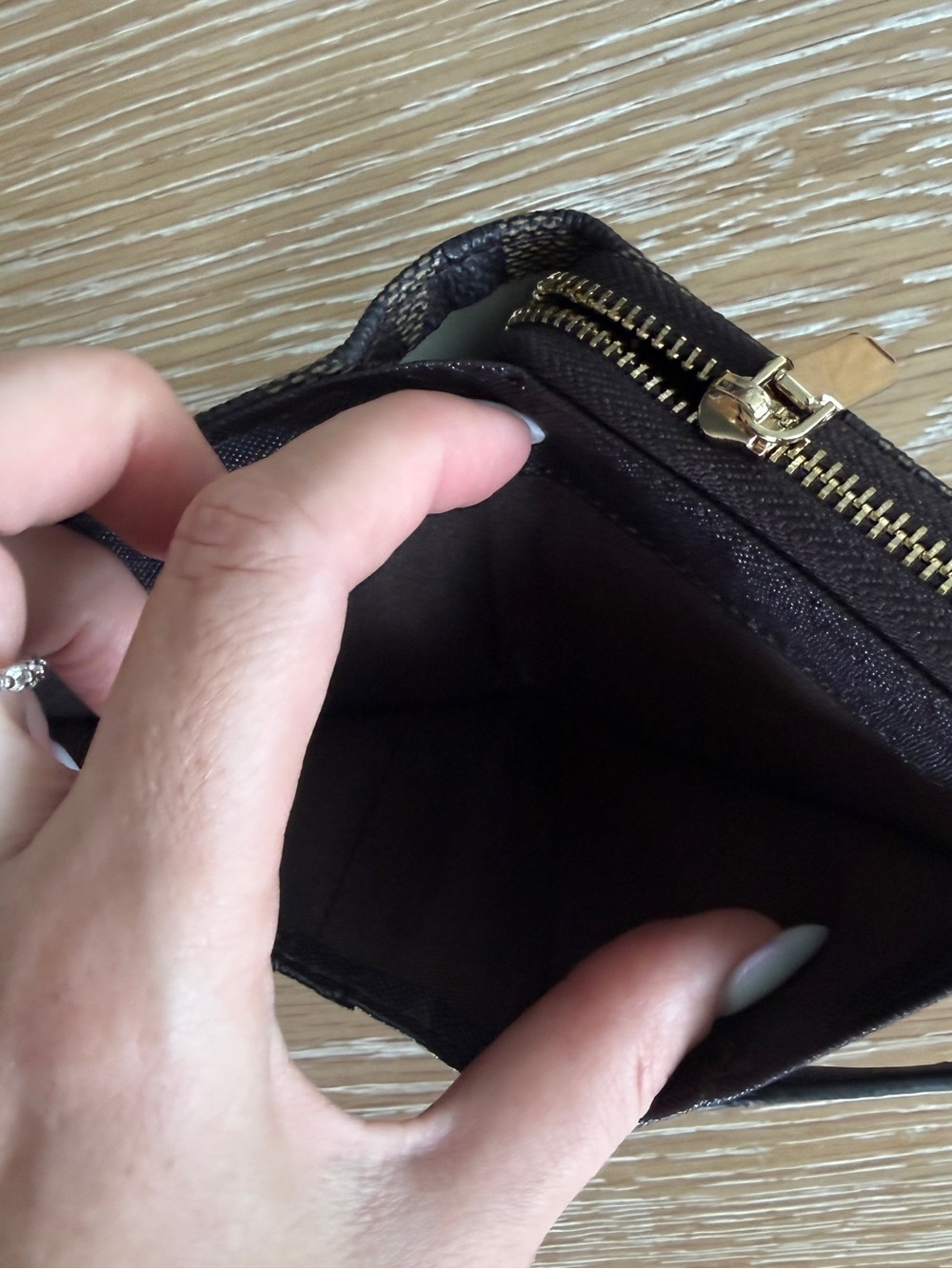 Geometric Pattern Brown Wallet - Picture 5 of 6